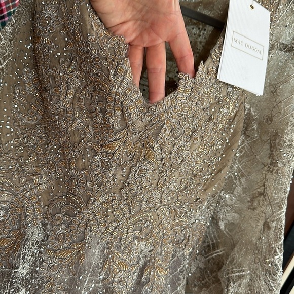 Mac Duggal EMBELLISHED PLUNGE NECK PUFF SLEEVE A LINE GOWN size 10 $798 Mocha - Picture 9 of 12